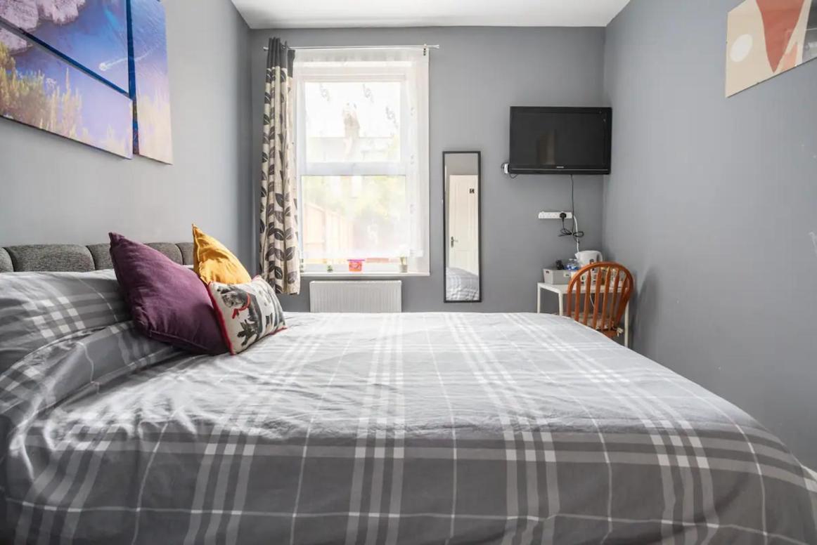 Hatton Homes - Thackeray Avenue * Londres